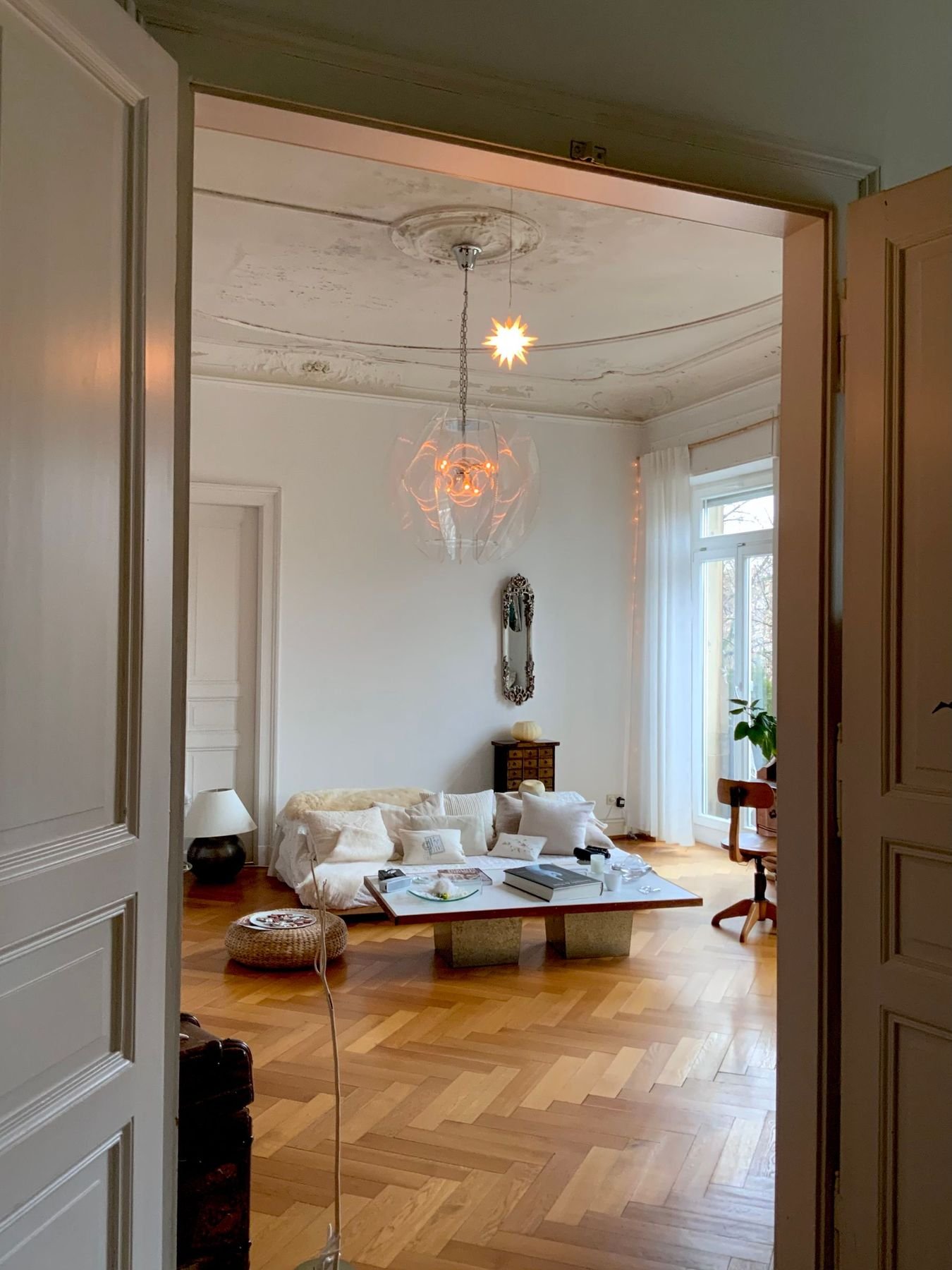 Appartement lumineux au parquet en point de Hongrie, prêt pour la location courte durée